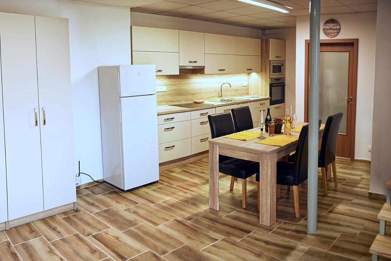 Nice Accommodation In 미쿨로프 외부 사진